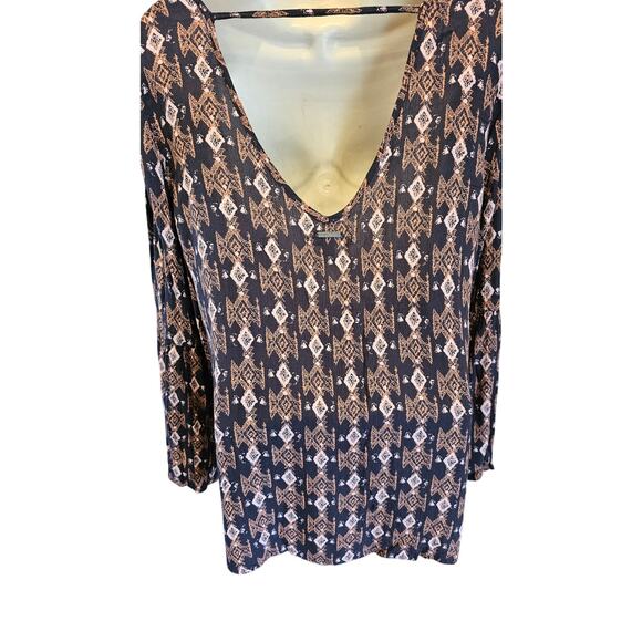 Billabong Geometric Me Knot oversized Lagenlook Bell Sleeve Top Boho M beach EUC - Picture 3 of 9